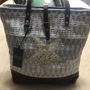 Tote bag w/ star & sparkly gold design